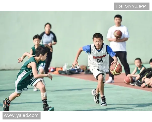 成都篮球队选拔赛特别报道：从艰辛起步到辉煌突破的奋进之路