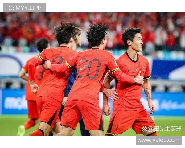 深圳足球队在亚运会上的耐力表现值得称赞展现了团队精神与拼搏精神的完美结合