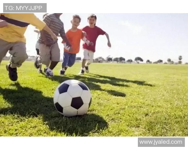 足球装备选购指南：如何挑选合适的护膝提升运动安全性