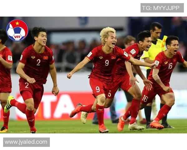 广州足球队崛起之路:从默默无闻到挑战赛的辉煌历程 广州足球队崛起之路:从默默无闻到挑战赛的辉煌历程